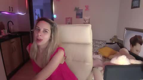 Snapshot of lady_smile69 chatting on October 2025 10:00:01 PM lady_smile69 online show from October 2025 10:00:01 PM