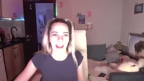 Snapshot of lady_smile69 chatting on November 2025 06:40:01 PM lady_smile69 online show from November 2025 06:40:01 PM