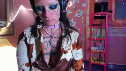 Snapshot of lady_sontse_ chatting on November 2025 07:25:01 PM Mia online show from November 2025 07:25:01 PM