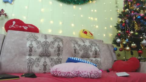 Snapshot of ladybigsmile chatting on January 2025 05:05:02 AM Sima Ladybigsmile online show from January 2025 05:05:02 AM