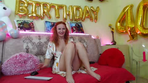 Snapshot of ladybigsmile chatting on January 2025 08:45:02 PM Sima Ladybigsmile online show from January 2025 08:45:02 PM