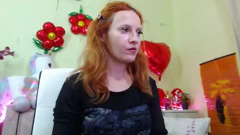 Snapshot of ladybigsmile chatting on February 2025 04:23:02 AM Sima Ladybigsmile online show from February 2025 04:23:02 AM