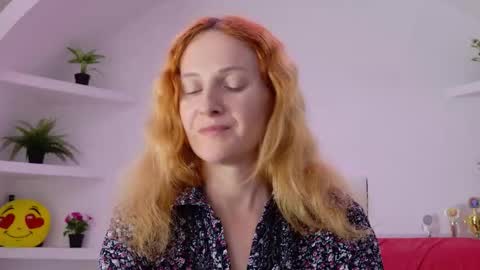 Snapshot of ladybigsmile chatting on September 2025 07:25:01 PM Sima Ladybigsmile online show from September 2025 07:25:01 PM