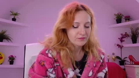 Snapshot of ladybigsmile chatting on September 2025 02:00:02 AM Sima Ladybigsmile online show from September 2025 02:00:02 AM