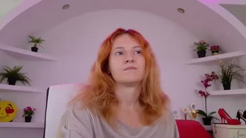 Snapshot of ladybigsmile chatting on September 2025 05:52:02 AM Sima Ladybigsmile online show from September 2025 05:52:02 AM