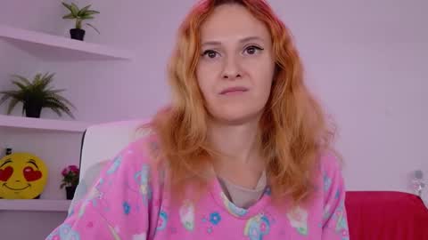 Snapshot of ladybigsmile chatting on September 2025 06:59:01 AM Sima Ladybigsmile online show from September 2025 06:59:01 AM