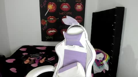 ladyboom18 online show from February 2025 12:07:01 AM