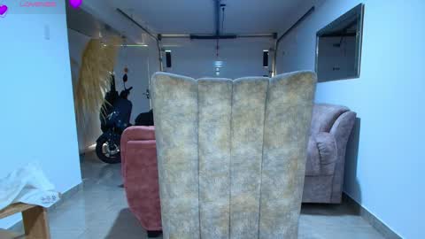 Hello im lady nice to meet you  online show from November 2025 07:13:01 PM