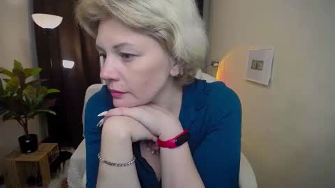 ladyelina online show from September 2025 11:54:01 AM
