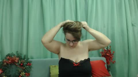 Nicole.... online show from December 2024 06:09:02 AM