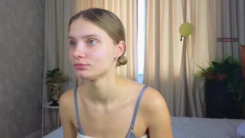 Lilia online show from October 2025 07:14:01 AM