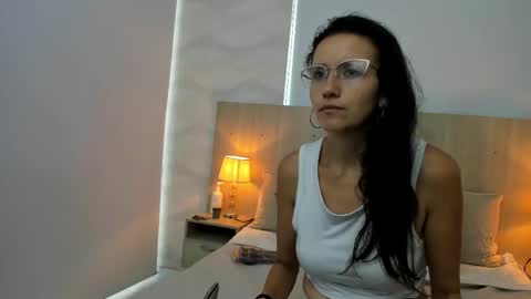 Snapshot of laia_cruz chatting on November 2025 07:01:02 PM Laia Cruz online show from November 2025 07:01:02 PM