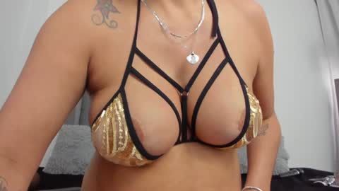 Lailacastillo online show from January 2025 04:08:01 PM