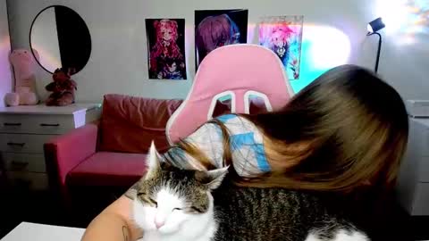 Kira online show from October 2025 08:53:02 PM