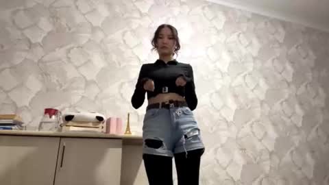 Luna online show from September 2025 03:14:01 PM