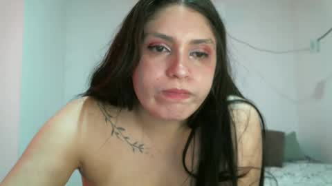 laura gomez online show from December 2024 04:57:02 PM