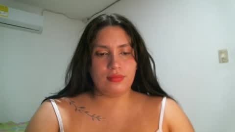 laura gomez online show from February 2025 04:11:02 AM