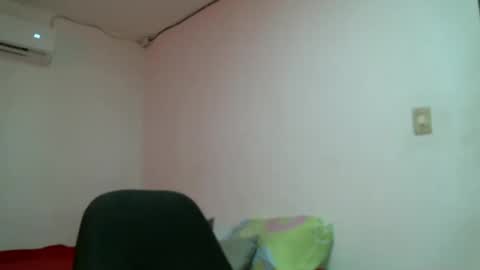 laura gomez online show from February 2025 06:55:01 PM