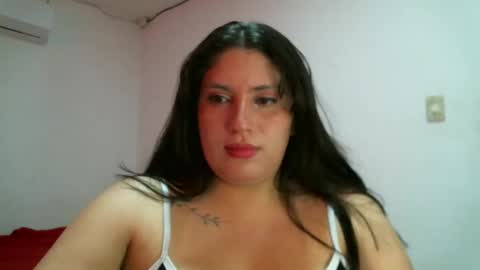 laura gomez online show from February 2025 04:23:02 PM