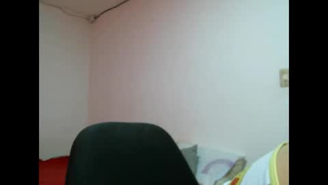 laura gomez online show from February 2025 04:37:02 PM