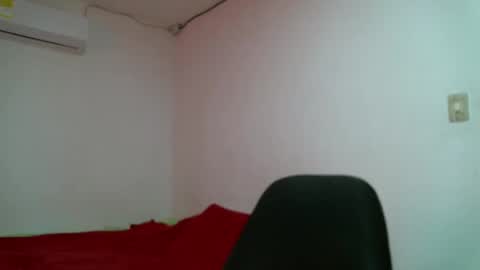 laura gomez online show from February 2025 06:37:01 PM