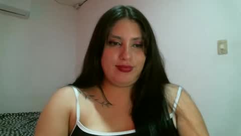 laura gomez online show from February 2025 08:25:01 PM