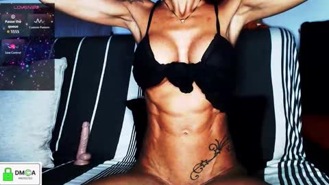 Lola online show from October 2025 07:06:01 AM