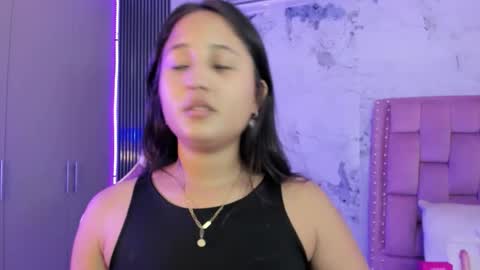 Laura online show from September 2025 12:42:01 PM