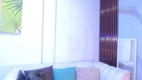 Laura online show from October 2025 12:25:01 PM