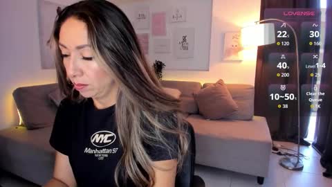 laly_dolce online show from September 2025 07:58:02 PM