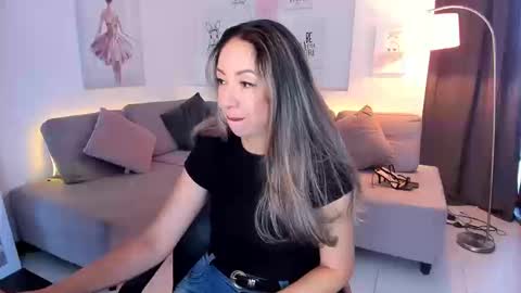 laly_dolce online show from September 2025 07:58:01 PM