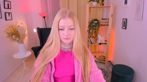 Laly online show from March 2025 04:56:02 PM