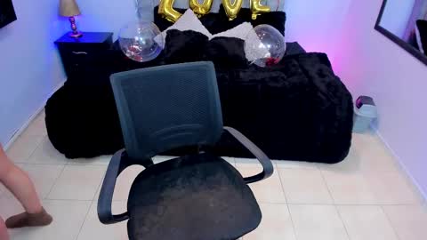           online show from February 2025 08:11:02 AM