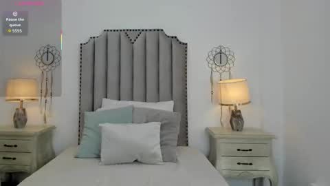 Lana online show from October 2025 07:58:02 PM