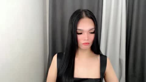 lanawyatt_ online show from November 2025 06:19:01 PM