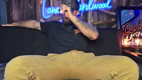 Snapshot of lancehardwood222 chatting on October 2025 12:18:02 AM LANCE online show from October 2025 12:18:02 AM