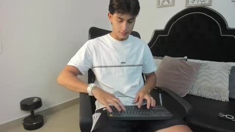 landercruz online show from October 2025 03:40:02 AM