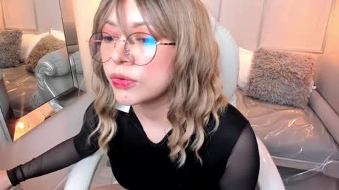 Lanna online show from December 2024 02:55:01 PM