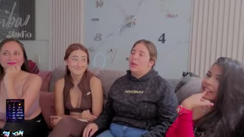 lara_as online show from November 2025 02:49:02 PM