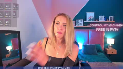 Lara online show from February 2025 10:22:02 PM