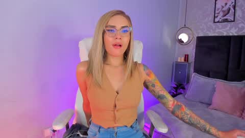 Lara online show from February 2025 04:03:02 AM