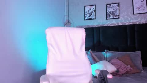 Lara online show from February 2025 01:33:01 AM