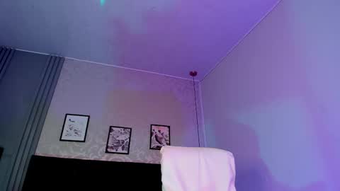 Lara online show from March 2025 01:23:01 AM