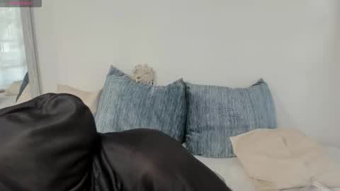 Snapshot of lara_desire chatting on November 2025 05:24:01 PM lara_desire online show from November 2025 05:24:01 PM