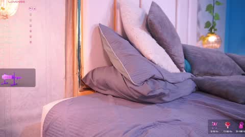 Hello Guys I am Lara Giraldo  WELCOME To my room online show from December 2024 04:54:02 AM