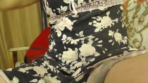 laralhotr online show from March 2025 10:10:01 PM