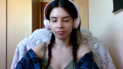 Snapshot of laricenature chatting on February 2025 01:08:02 PM Larice online show from February 2025 01:08:02 PM