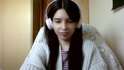 Snapshot of laricenature chatting on February 2025 02:20:02 PM Larice online show from February 2025 02:20:02 PM