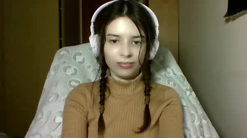 Snapshot of laricenature chatting on March 2025 10:10:01 PM Larice online show from March 2025 10:10:01 PM