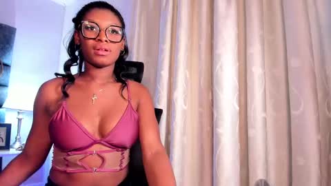 Larissa  online show from September 2025 11:44:02 AM